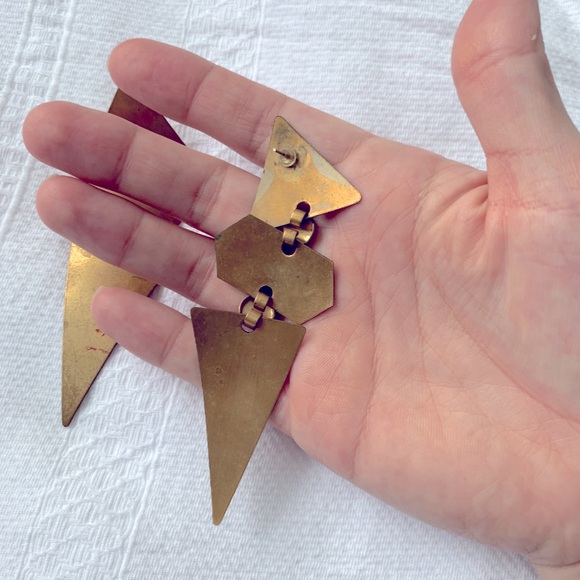 Brass-coloured geometric earrings - Picture 2 of 2